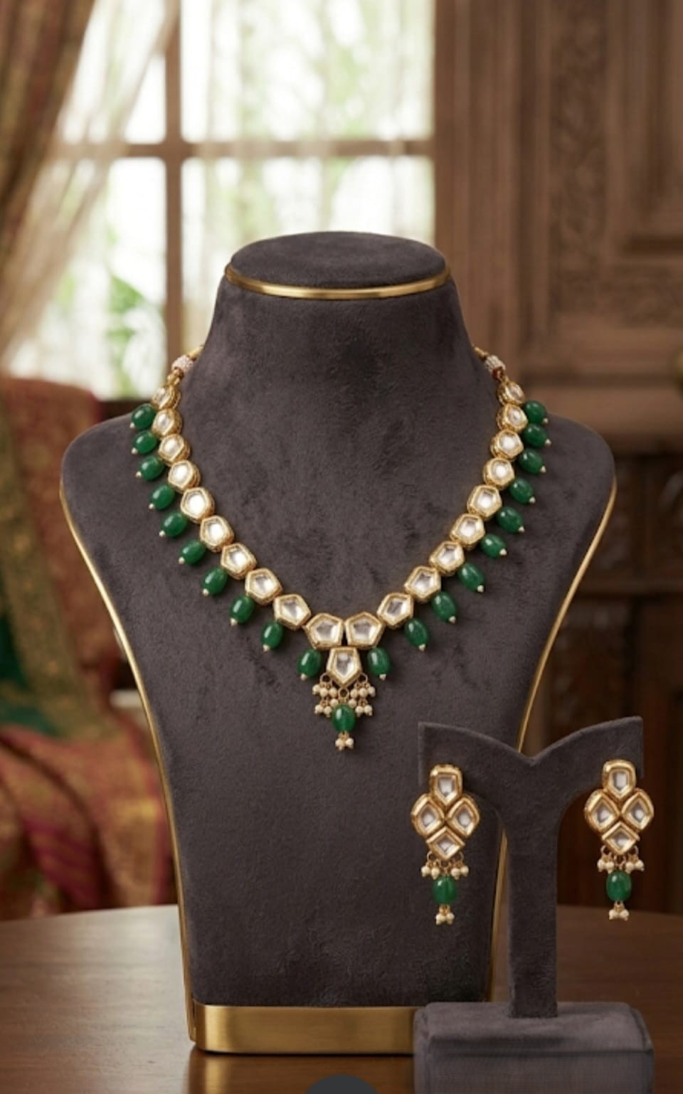 The Emerald Maquise image 2